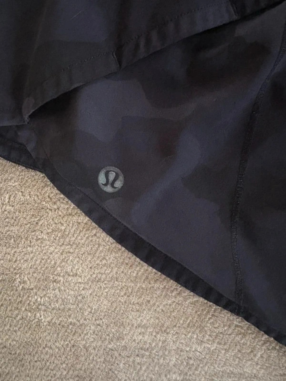 Lululemon - Picture 3 of 3